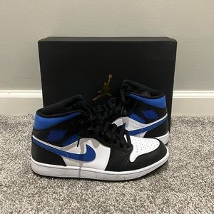Nike Jordan 1 mids Racer blue. Size 10.5 like new worn once.